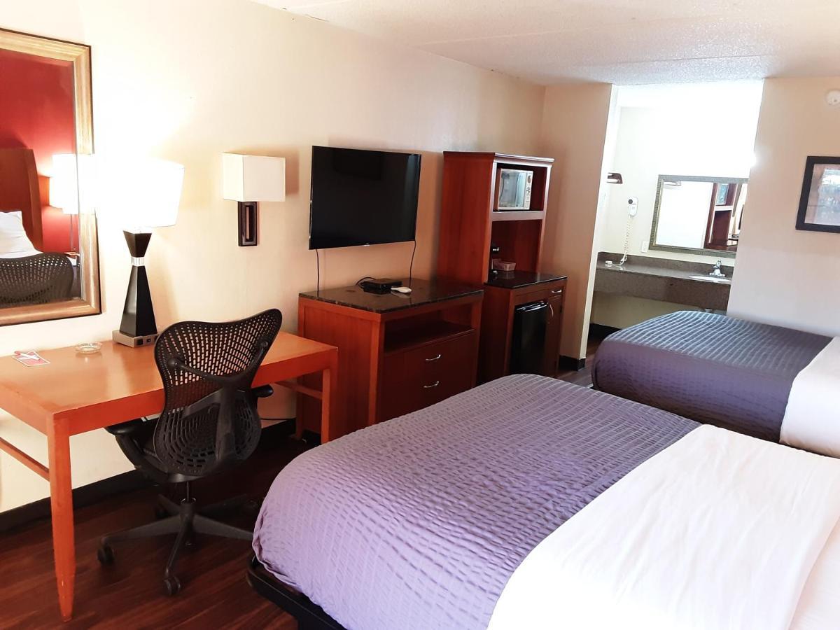 Econo Lodge Inn & Suites Griffin Exterior photo
